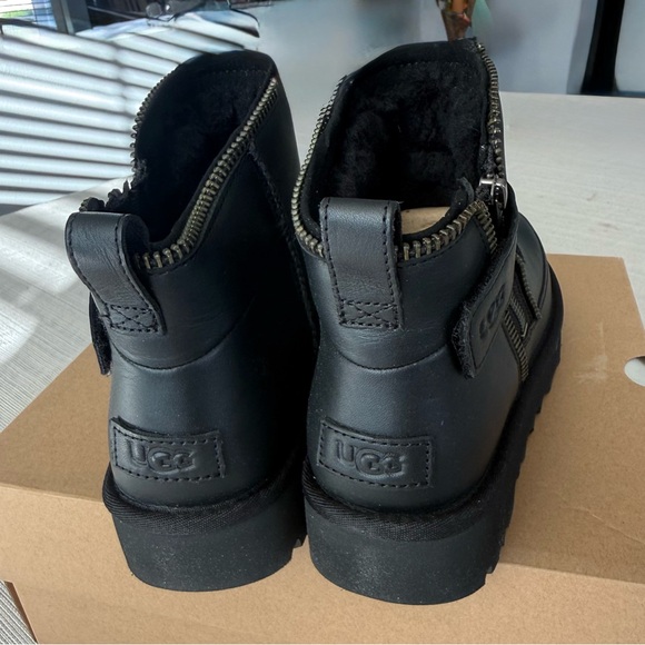 UGG CLASSIC LEATHER MINI MOTO BOOT - Picture 6 of 11